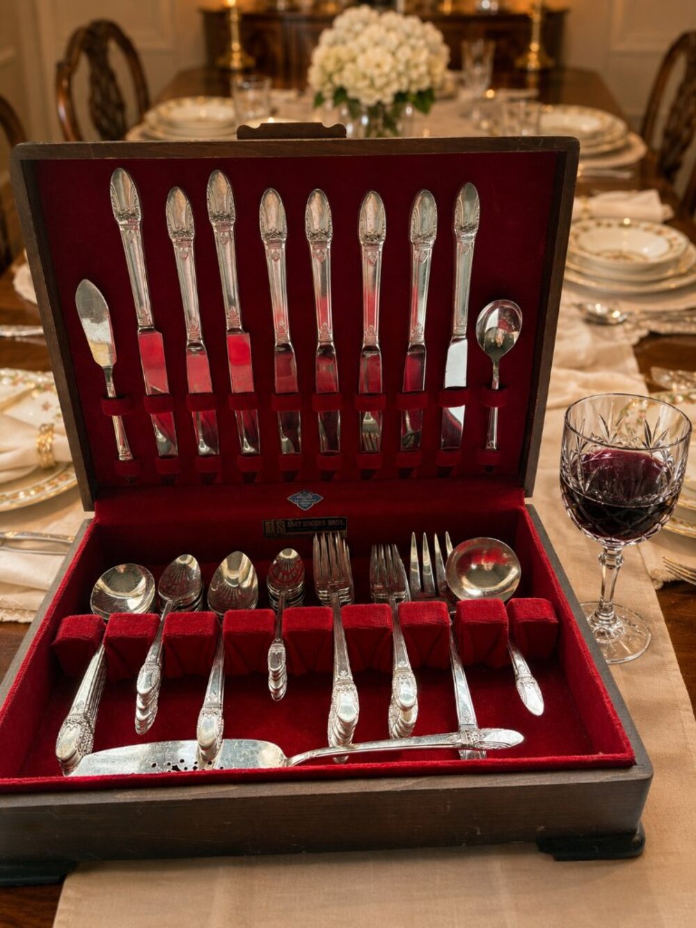 1847 Rogers Bros Adoration Silverplate Flatware Set for 8 – 54 Pieces